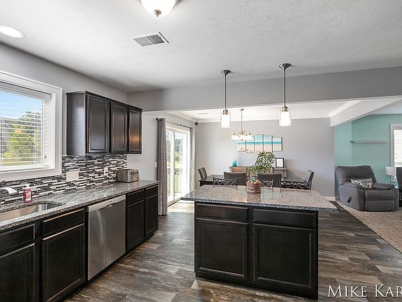 2nd image of 5712 Scotsglen Ct SE