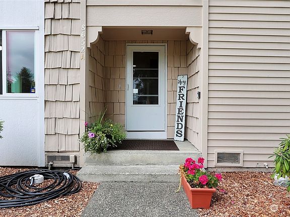 3rd image of 8652 Onyx Dr SW