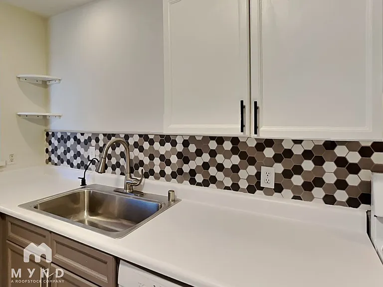 8042 Laurena Ave — Photo 7