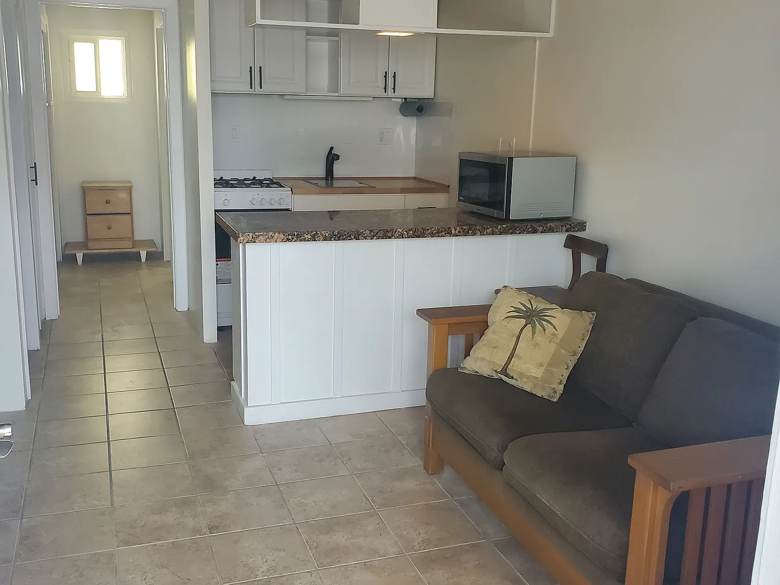 Studio, 400 sqft, $1,950 — Photo 3