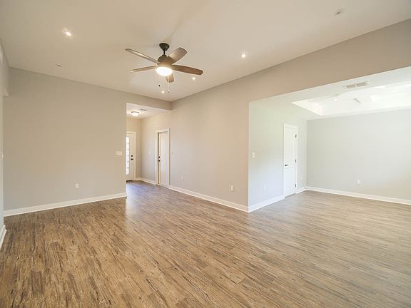 5th image of 23242 Tangerine Ave #V3euch