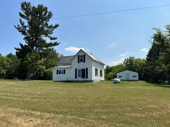 121-4 1/2 St, Clayton, WI 54004