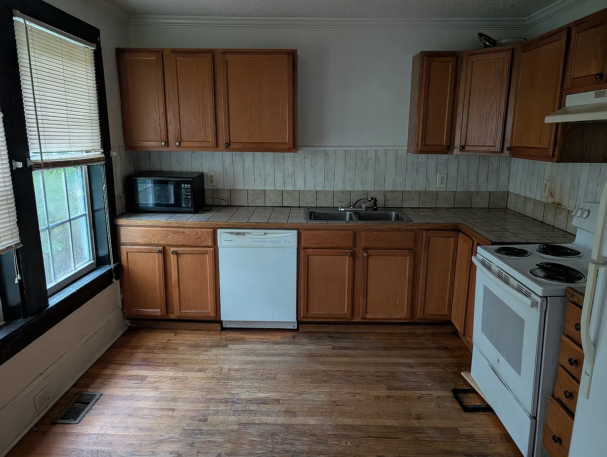 Building Photo - 125 Ackert Ave