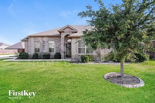 1629 Signature Dr Photo 1