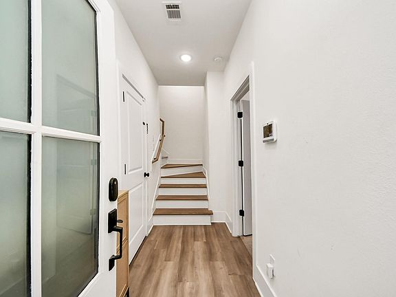 4th image of 901 Lehman St #D