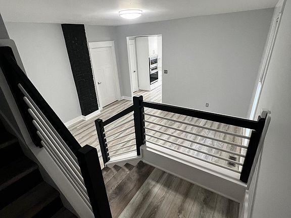 4th image of 1023 Lexington Ave