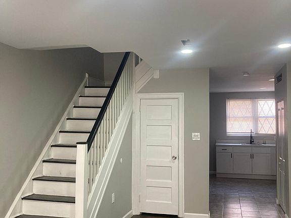 2nd image of 6005 Elmwood Ave #1