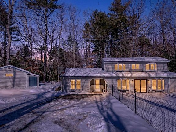 3rd image of 22 Abenaki Acres Road