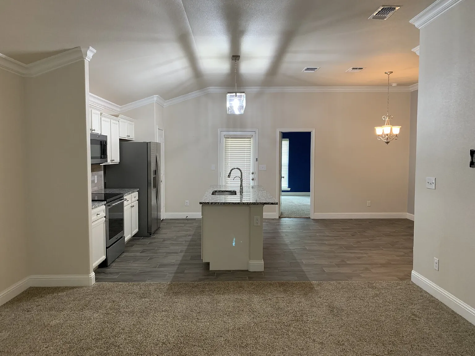 3 bed, 2.0 bath, 1457 sqft, $1,600 — Photo 4