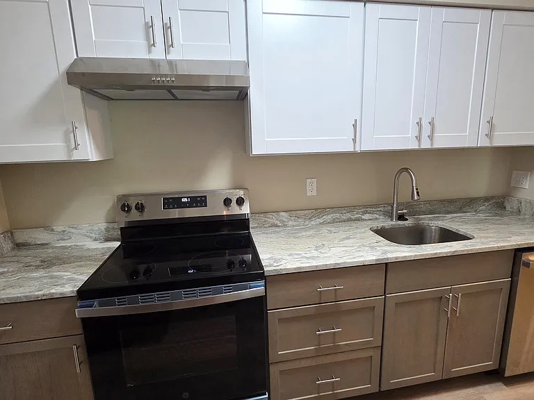 705 Meadowbrook Dr #705 — Photo 6