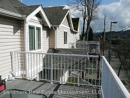 2nd image of 401 Lakeway Dr #203