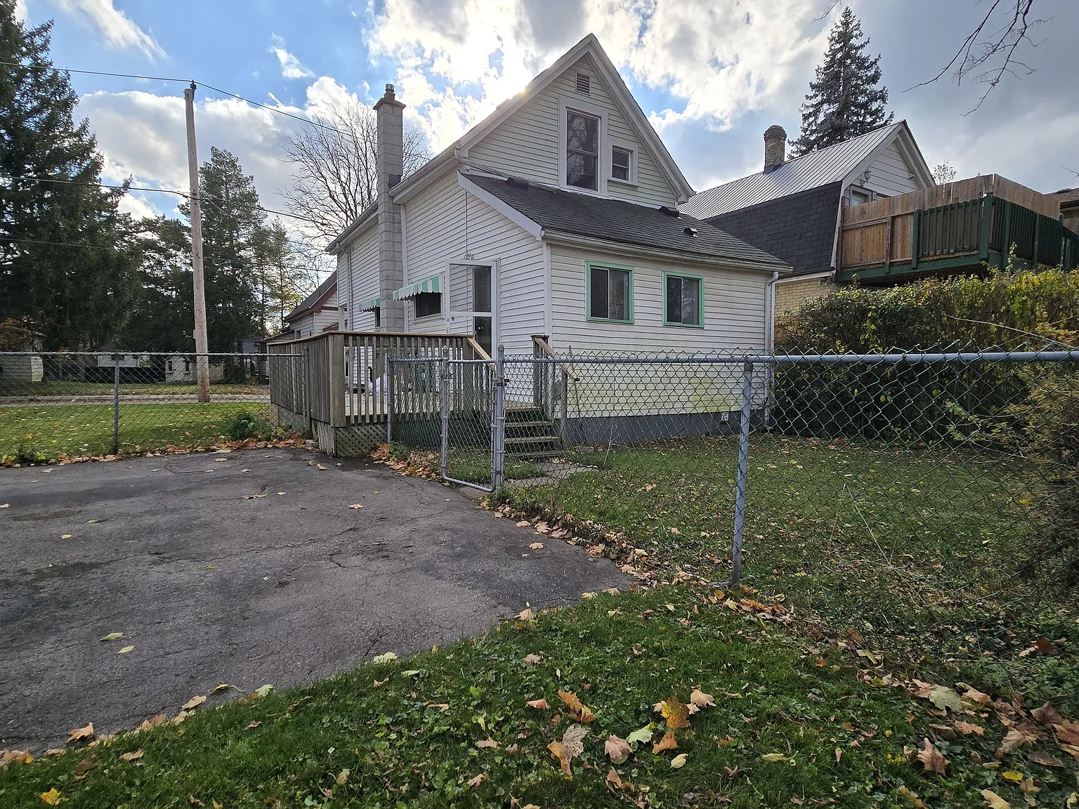 4 bed, $2,600 — Photo 4