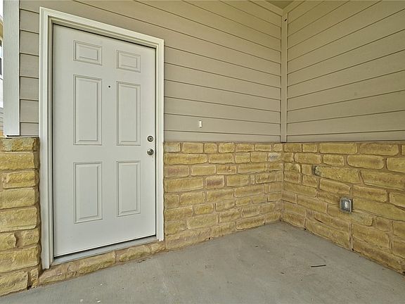 2nd image of 12005 Corsicana Trl