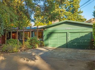 13524 Roosevelt Way N, Seattle, WA 98133