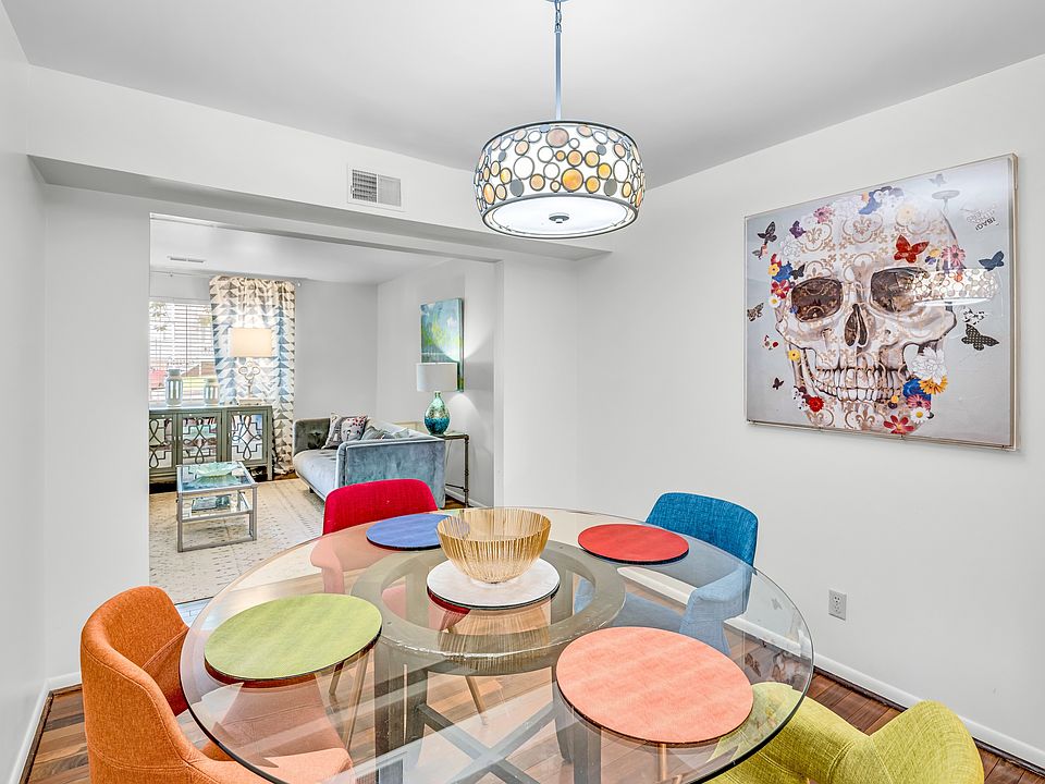 Dining room between kitchen and living room