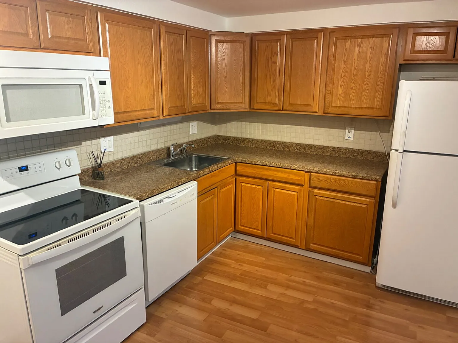 1 bed, 1.0 bath, 601 sqft, $1,200 — Photo 3