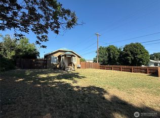 402 S Main St, Omak, WA 98841