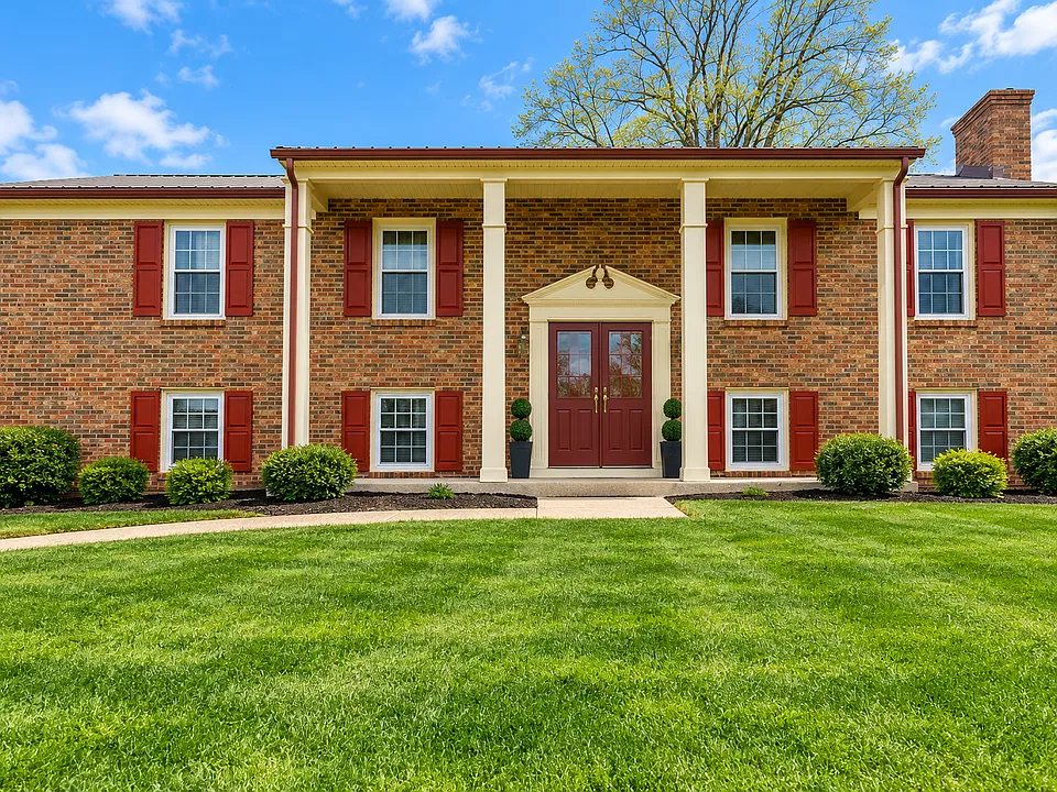 205 Robin Dr