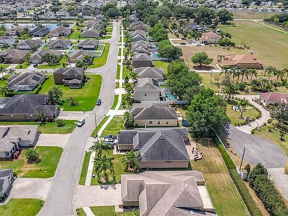 4th image of 3409 Walden Reserve Dr