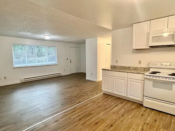 5th image of 6405 151st St NW