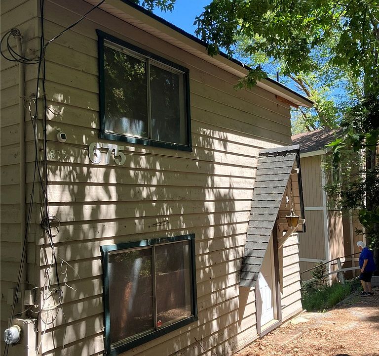 1st image of 675 E Victoria Ct