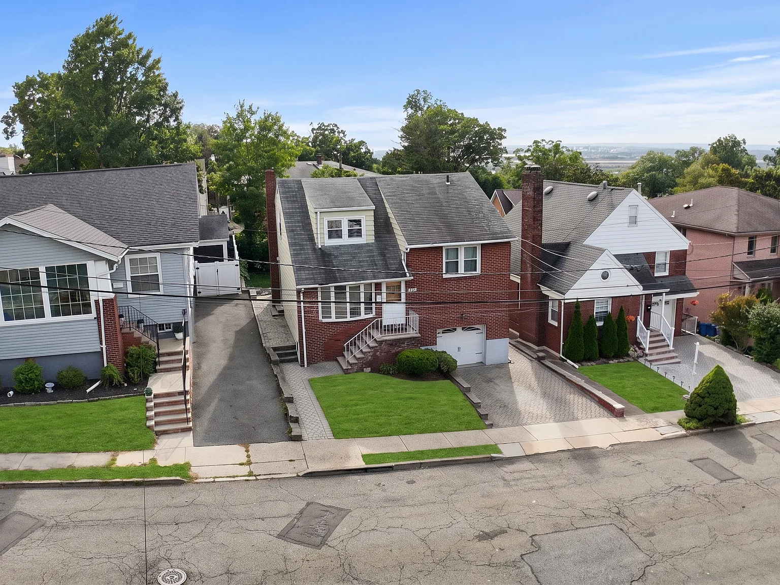4 bed, $4,200 — Photo 2
