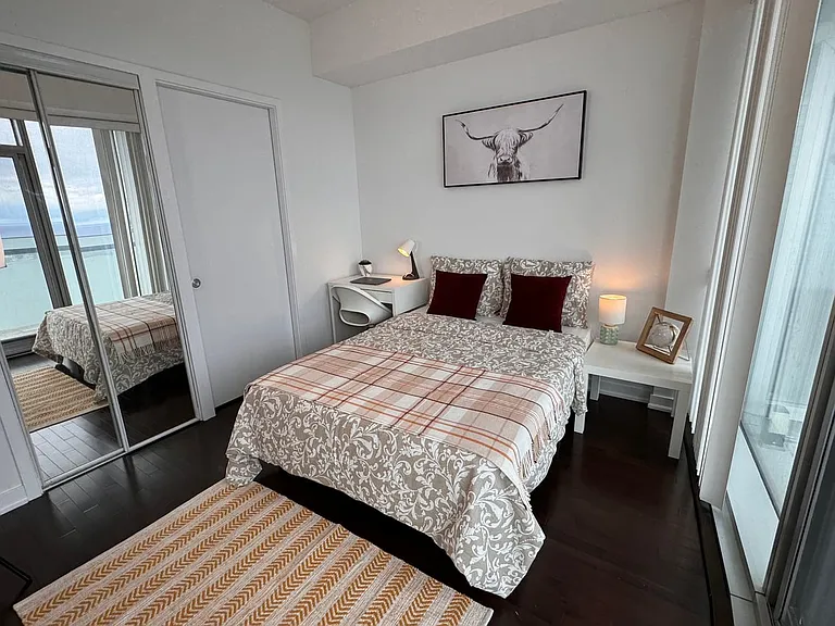 12 York St #4804A — Photo 1