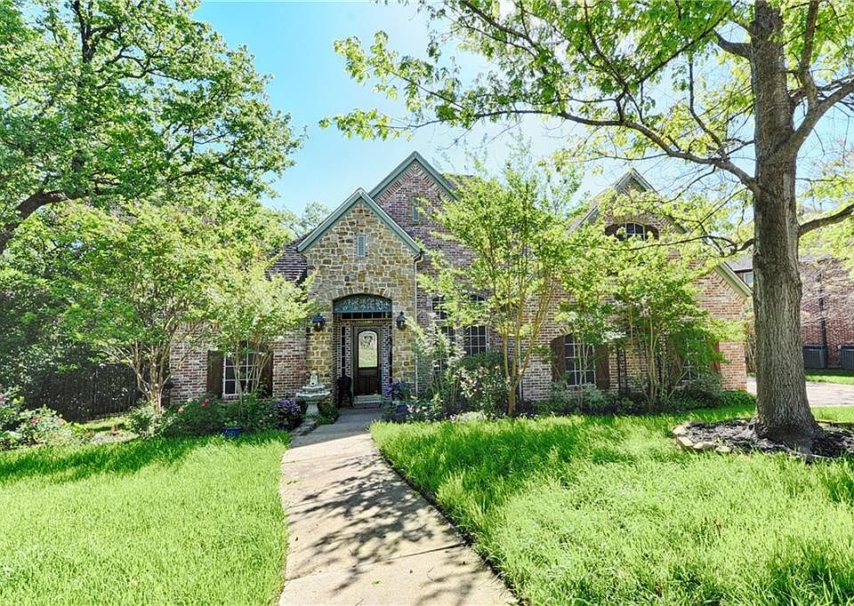 1st image of 2722 Hidden Lake Dr