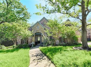 2722 Hidden Lake Dr, Grapevine, TX 76051