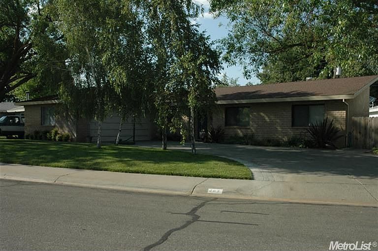 1st image of 703 Donner Way