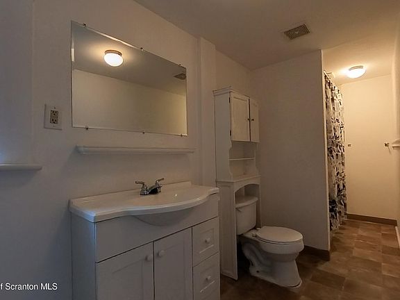 4th image of 326 N Hyde Park Ave APT 2