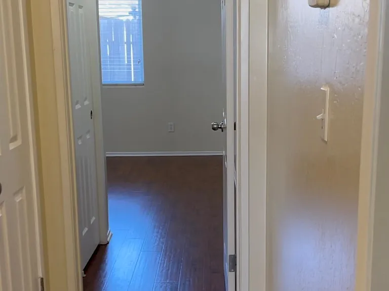 10511 Pinebrook Falls Dr — Photo 24