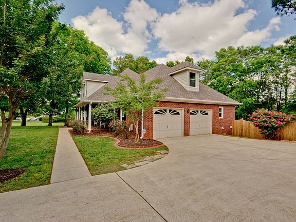 2nd image of 113 Southwood Dr