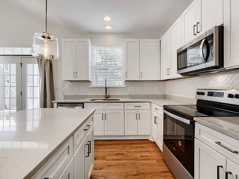 13718 Aldenbrook Dr — Photo 32