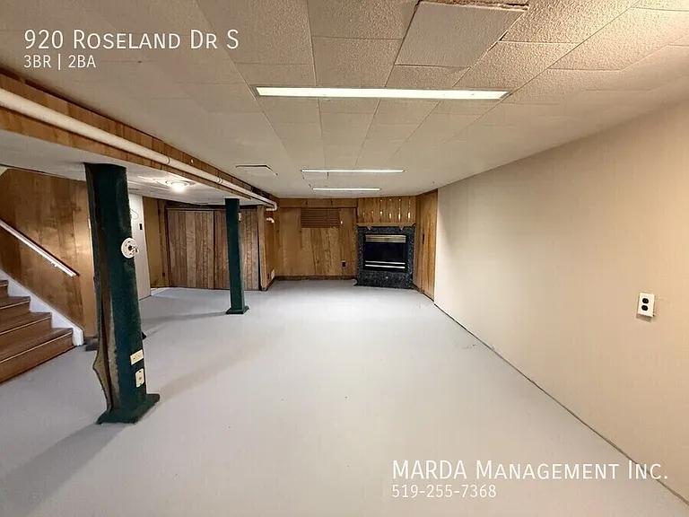 920 Roseland Dr S — Photo 44