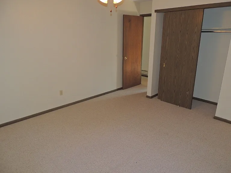 210 S. Chestnut Street — Photo 8