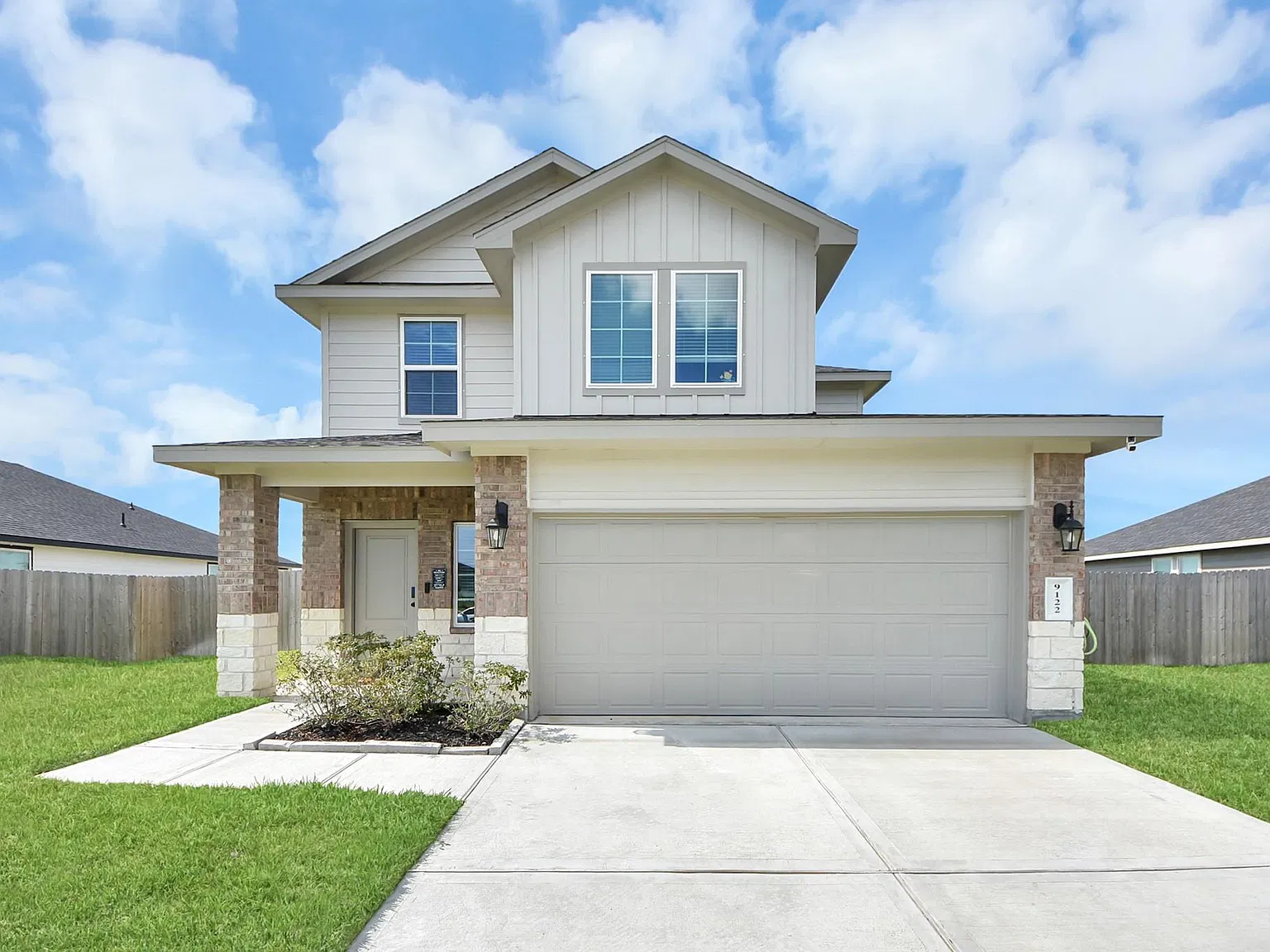 4 bed, 2.5 bath, 2142 sqft, $2,600 — Photo 2