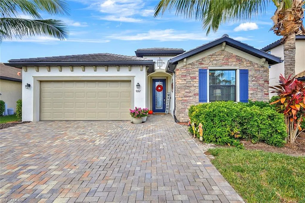3 bed, 3.0 bath, 2032 sqft, $4,800 — Photo 2