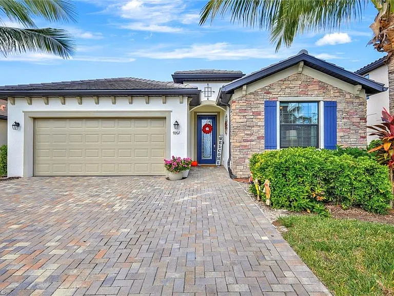 9207 Shadow Oak Ln — Photo 2