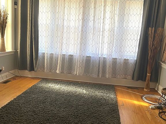 3rd image of 1931 Wesley Ave #1