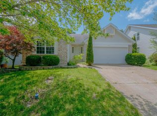 16802 Hickory Crest Dr, Ballwin, MO