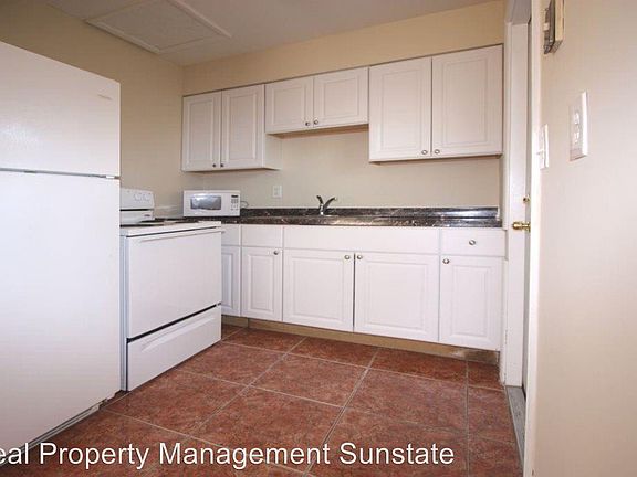 2nd image of 3306 S Olive Ave