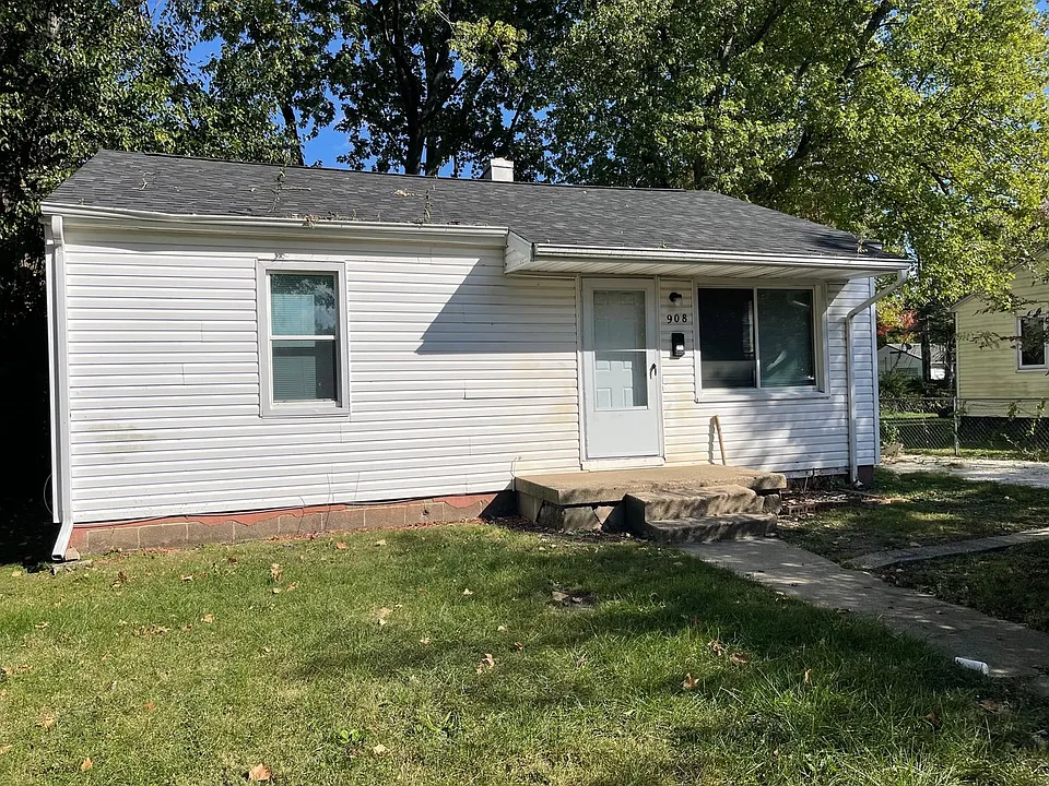 908 W Gregory Dr