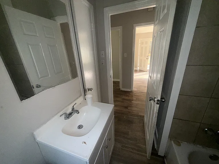 314 Clubview Dr — Photo 10