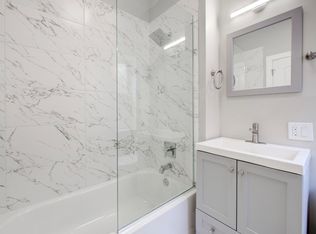 6245 S Champlain Ave #B, Chicago, IL 60637