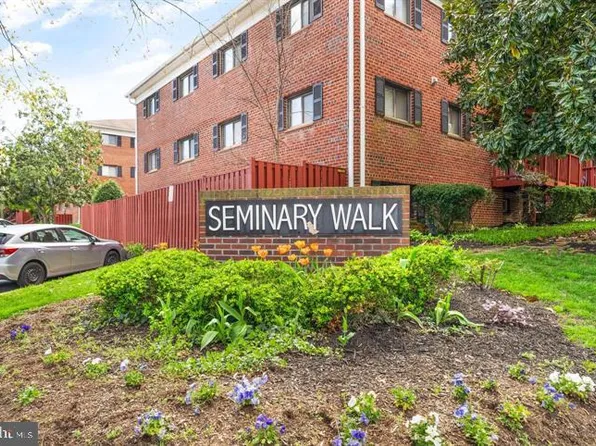 49 Skyhill Rd APT 204, Alexandria, VA 22314