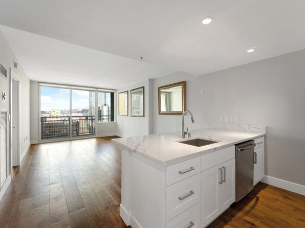 2600 2nd Ave APT 1604