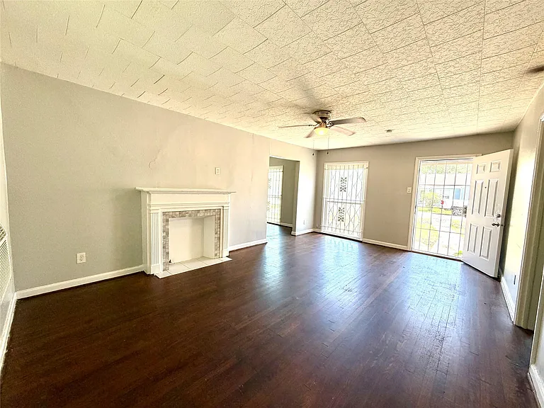 7120 Goforth St — Photo 2