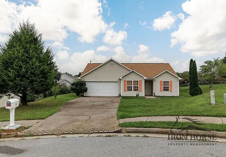 352 Shenandoah Cir — Photo 10