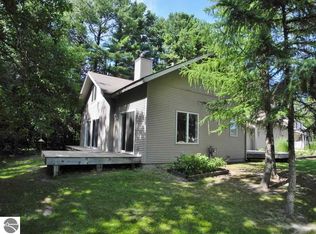 45 N Eagle Hwy, Lake Leelanau, MI 49653